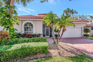 MLS# R11093975, Lake Worth, Florida 33463