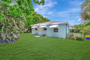 216 NE 14th Street, Delray Beach, FL 33444 Sold 07/28/25