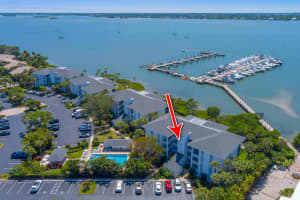 390 NE Edgewater Drive 302, Stuart, FL 34996 - MLS#R11094099