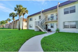 130 Lake Meryl Drive 226, West Palm Beach