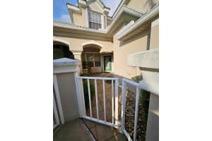 1639 SW Harbour Isles Circle 29, Port Saint Lucie, FL 34986 - MLS#R11094571
