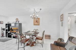 210 Chatham K, West Palm Beach