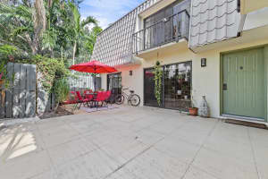 1700 Embassy Drive 504, West Palm Beach