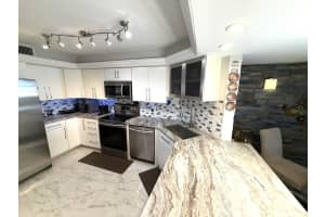 2425 Presidential Way 1804, West Palm Beach, FL 33401 Sold 10/17/25