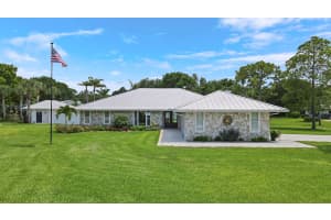 386 NE Ficus Terrace, Jensen Beach, FL 34957 Sold 07/28/25