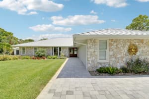 386 NE Ficus Terrace, Jensen Beach, FL 34957 Sold 07/28/25