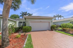 10664 Royal Caribbean Circle, Boynton Beach, FL 33437 Sold 10/28/25
