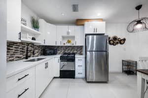 1211 NE 15th Avenue 1, Fort Lauderdale, FL 33304 - MLS#R11095188
