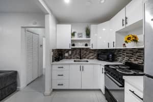 1211 NE 15th Avenue 1, Fort Lauderdale, FL 33304 - MLS#R11095188