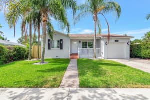 305 Vanderbilt Drive, Lake Worth Beach, FL 33460 Sold 08/13/25