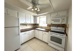 2802 Crosley Drive W D, West Palm Beach, FL 33415 - MLS#R11095367