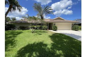 18402 Lake Bend Drive, Jupiter