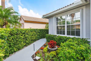 2802 Waters Edge Circle, Greenacres, FL 33413 Sold 07/03/25