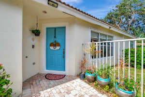 MLS# R11095461, Lake Worth, Florida 33463