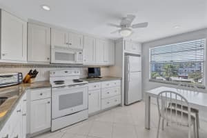 3001 Lincoln A 3001, Boca Raton, FL 33434 - MLS#R11095488