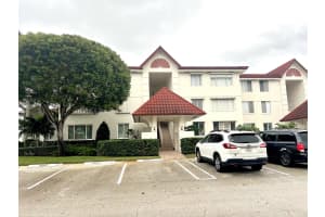 104 Half Moon Circle B2, Hypoluxo, FL 33462 - MLS#R11095493