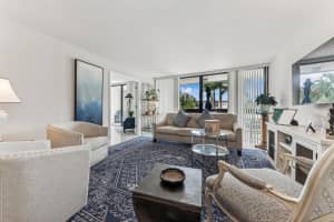 2000 Presidential Way, West Palm Beach, FL 33401 - MLS#R11095537