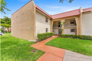 117 Lake Dora Drive, West Palm Beach, FL 33411 - MLS#R11095565