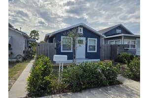 319 N J Street, Lake Worth Beach, FL 33460 - MLS#R11095581