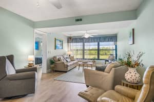 28 Plantation Drive 204, Vero Beach, FL 32966 - MLS#R11095650