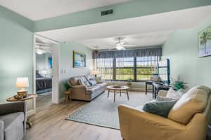 28 Plantation Drive 204, Vero Beach, FL 32966 - MLS#R11095650
