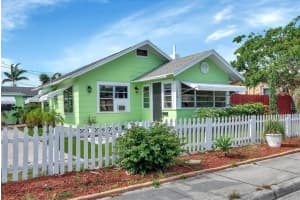 713 10th Avenue N, Lake Worth Beach, FL 33460 - MLS#R11095692