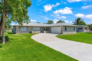 798 SE Atlantus Avenue, Port Saint Lucie, FL 34983 - MLS#R11095714