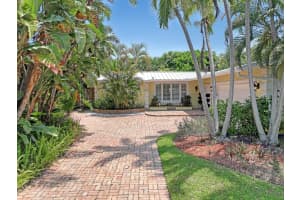 134 Worth Court N, West Palm Beach, FL 33405 Sold 08/29/25