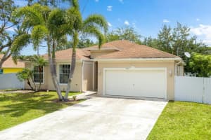 2481 SE Berkshire Boulevard, Port Saint Lucie, FL 34952 - MLS#R11095749