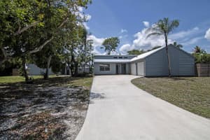 5666 SE Matousek Street, Stuart, FL 34997 - MLS#R11095784