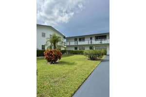76 Cambridge D, West Palm Beach