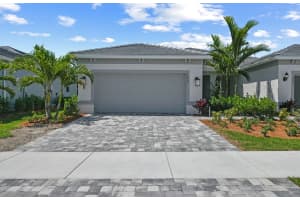 1279 Harper Way Villa 13, Vero Beach
