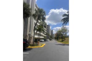 1175 NE Miami Gardens Drive 301, Miami, FL 33179 - MLS#R11096002