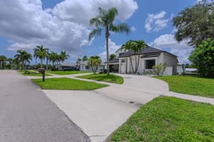 102 Granada Street, Royal Palm Beach, FL 33411 - MLS#R11096006