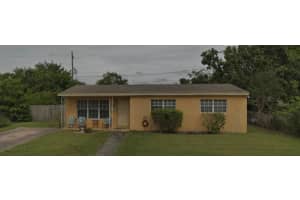 745 Nw 184th Drive, Miami Gardens