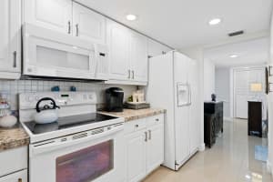 899 Jeffery Street 301, Boca Raton