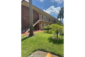 1947 Sw Palm City Road G, Stuart