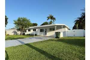 345 Pinehurst Road, Palm Springs, FL 33461 Sold 07/16/25