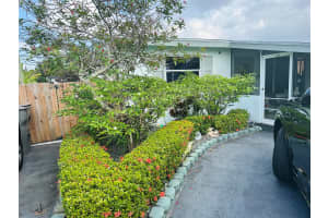 922 Arlington Drive, West Palm Beach, FL 33415 Sold 08/07/25