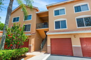 400 Scotia Drive 303, Hypoluxo