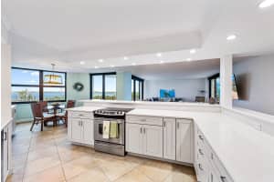 5420 N Ocean Drive 305, Singer Island, FL 33404 - MLS#R11096533