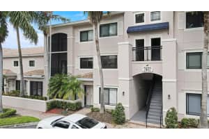 2802 Sarento Place 204, Palm Beach Gardens