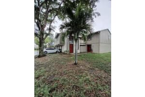 2206 Nw 59th Terrace 81-e, Lauderhill