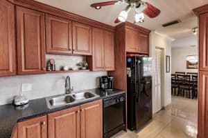 4270 NW 40th Street 105, Lauderdale Lakes, FL 33319 - MLS#R11096805