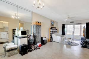 1021 Crystal Lake Drive 109, Deerfield Beach, FL 33064 - MLS#R11096849