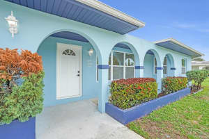 865 SE Tierra Court, Port Saint Lucie, FL 34983 - MLS#R11096881