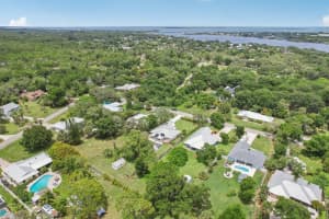 9830 Oak Trail, Micco, FL 32976 - MLS#R11096964