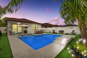 260 SE Via Visconti, Port Saint Lucie, FL 34952 - MLS#R11096993