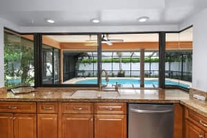 515 Se Nome Drive, Port Saint Lucie