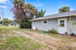 233 13th Street SW, Vero Beach, FL 32962 - MLS#R11097014